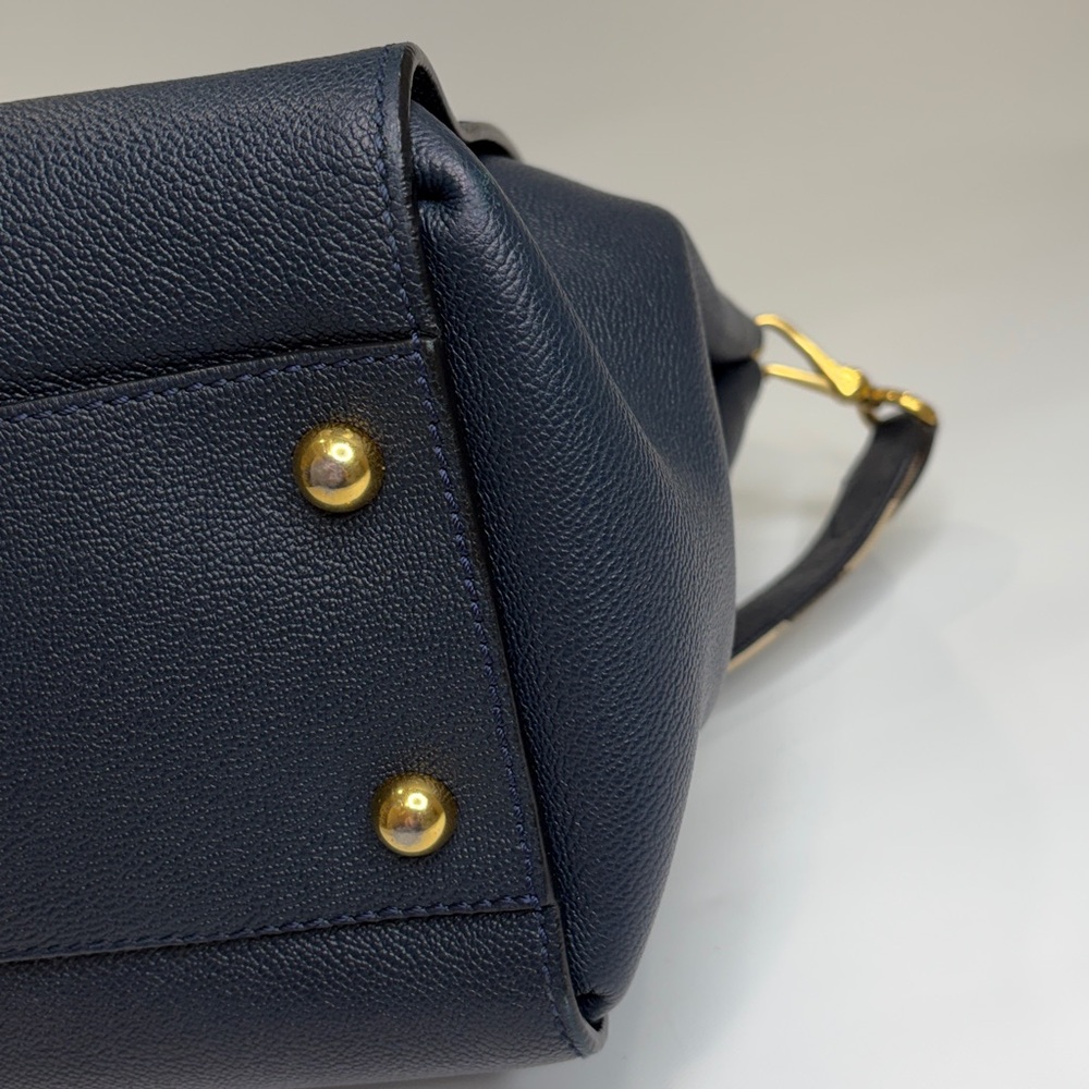 BURBERRY Blue Grained Leather Medium Buckle Tote Bag - Picture 14 of 16